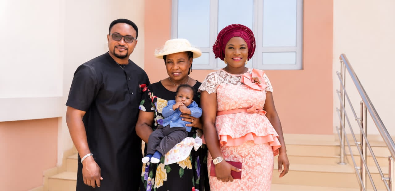 Celebrant photo 14